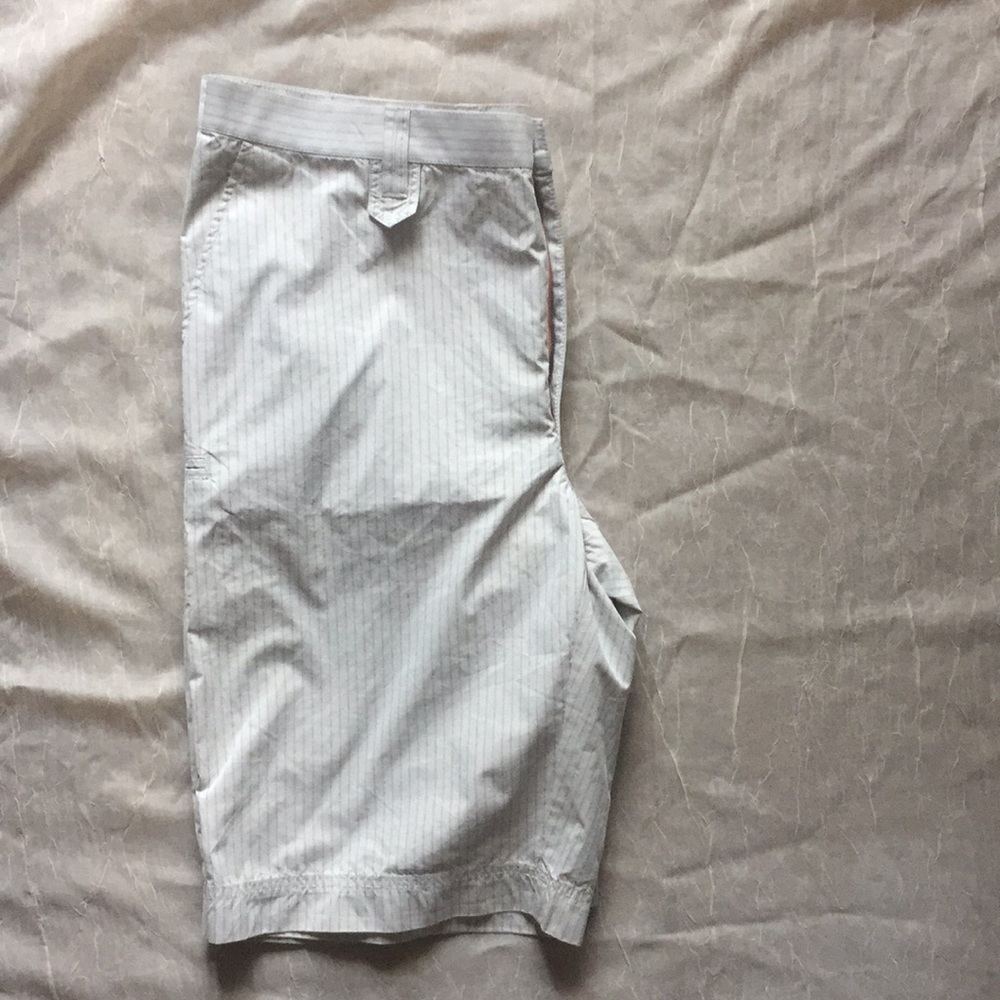 Men’s Tan stripe khaki shorts